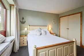 Host Stay The Coach House - Image 2