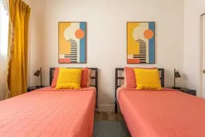 Steps to Beach Manhattan Beach 2 Bedroom Parking - Image 5