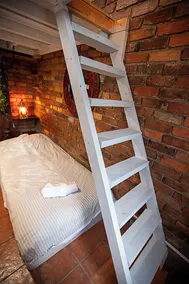 Fitzroy cottage 10pax. 10mins City CBD - Image 1