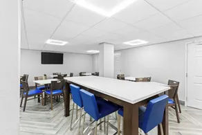 Days Inn & Suites by Wyndham Schaumburg - Image 3