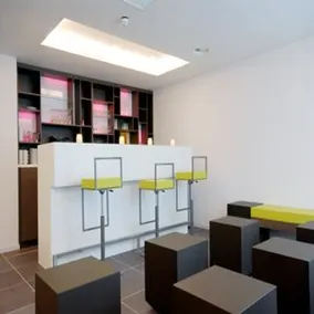 Corsendonk Viane Apartments - Image 4