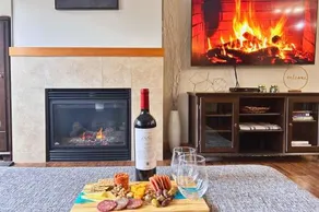 Fenwick Vacation Rentals Desirable Condo With Pool And Hottub - Image 3