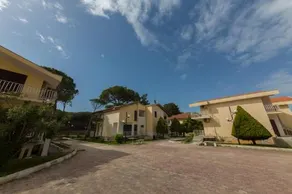 Kolaveri Resort - Image 5