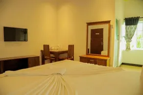 Aurora Banquet and Hotel - Image 4