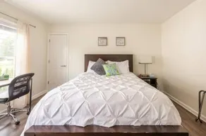 *Cozy Studio Carriage House- Minutes from Downtown - Image 2