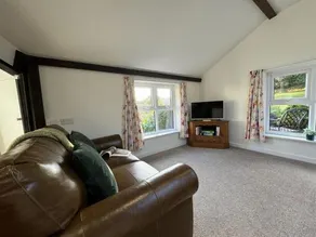Greenswood Cottage - Cosy cottage, rural location, beautiful landscaped gardens with pond and lake - Image 2