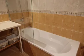 Quartos Confortaveis Em Casa Proximo Ao Mosteiro - Image 3