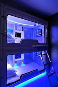 Pengheng Space Capsules Hotel - Image 4