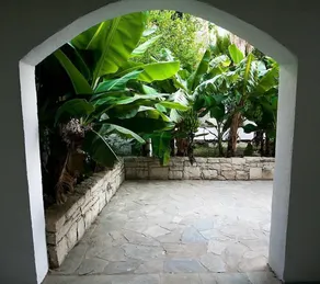 Julia Apartments - Image 2