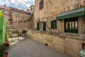 Carrara Accommodation - Image 3