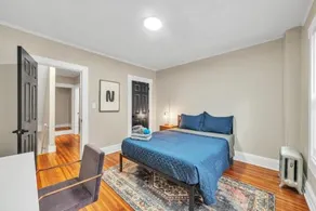 Beautiful 4BR 2 Bathroom House with Parking - Image 3
