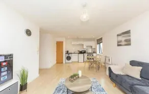 Apartment In Manchester - Image 3