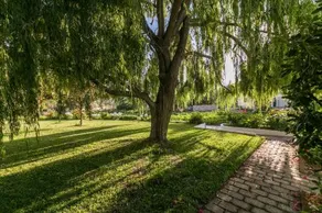 Dioni Hotel - Image 2
