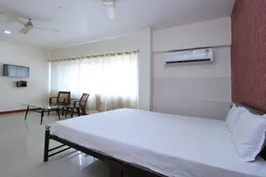 Hotel Satkar by OYO Rooms - Image 5