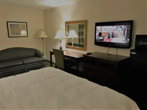 Travelodge by Wyndham Houghton Lake - Image 2