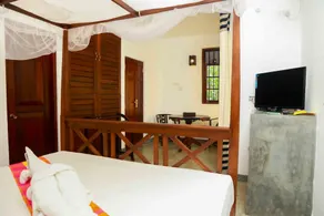 Lagoon Boutique Hotel - Image 2
