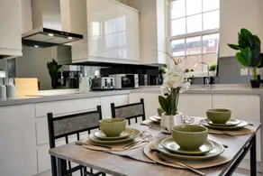 Cosy Wigan Apartment With Sunny Views - Image 4