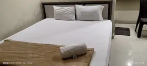 Hotel 4 Seasons - Image 3
