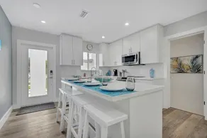 Chic Gated 4 Bd 3 Bth Home w/ BBQ 15 Min to Beach - Image 3