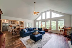 Lakeside Country Cottage - Image 3