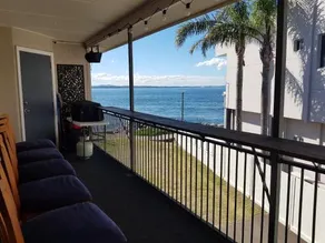 'Yacaaba' Beautiful Waterfront Location - Image 5