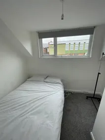 Lovely and Bright 2 bed House - Image 2