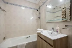 Apartamento Meia Praia - Image 2