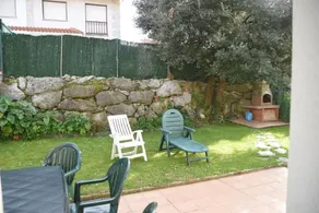 Chalet en urbanización con piscina - Image 4