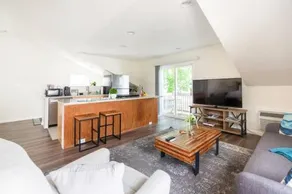 *Cozy Studio Carriage House- Minutes from Downtown - Image 5