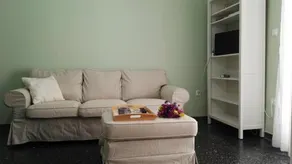 Paris Spacious Beach Apartment - Image 5
