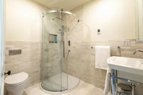 Lakewinds Country Manor - Image 3