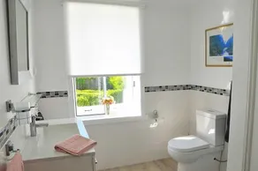 Ornee Cottage Bed & Breakfast - Image 3
