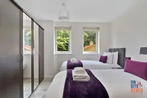 2 bed apt, en suite, Balcony, Wifi, 2 x parking - Image 5