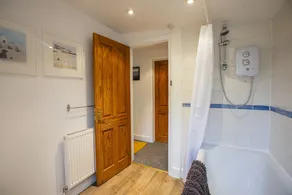 The Carriage House a Relaxing 1-bed Cottage in Ash - Image 5
