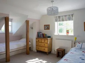 Water Meadow Cottage - Image 4