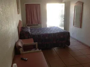 Redwood Motel - Image 5