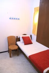 Yaarl Holiday Inn - Image 2