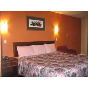 Bear Creek Inn - Image 3