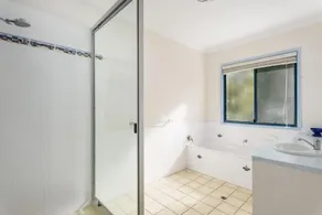 12 Ibis Court Highset Beach House With Natural Bushland Gardens And Covered Decks - Image 3