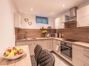 Spacious Apartment With Sauna - Image 4