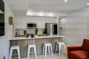 Luxurious and stylish 2 bedroom 2 bathroom suite - Image 5