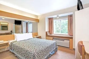 Days Inn by Wyndham Sturbridge - Image 5