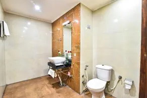 PINAZ ROYALE - Image 2