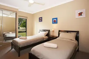 Panorama @ The Lake Pet Friendly 15 Mins To Hyams Beach - Image 2