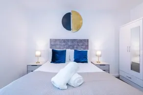 Axium Suite: Modern 2 bed in Birmingham City Centre. Perfect for Business, Family and Leisure Stays - Image 5