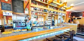 Hostal Bar Stop - Image 2