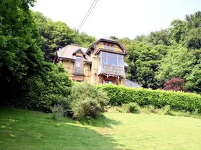 A beautiful Art Nouveau house with an enormous garden. - Image 5
