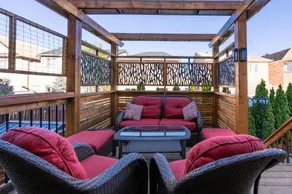 Cozy 5 Bedroom House Mississauga - Image 2