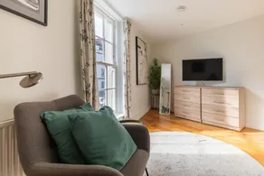 Bright & Quirky 3BD Home Wellington Terrace - Image 5