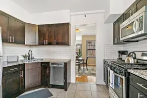 Lit & Trendy 1-Bedroom Apt in the Iconic Hyde Park - Image 2